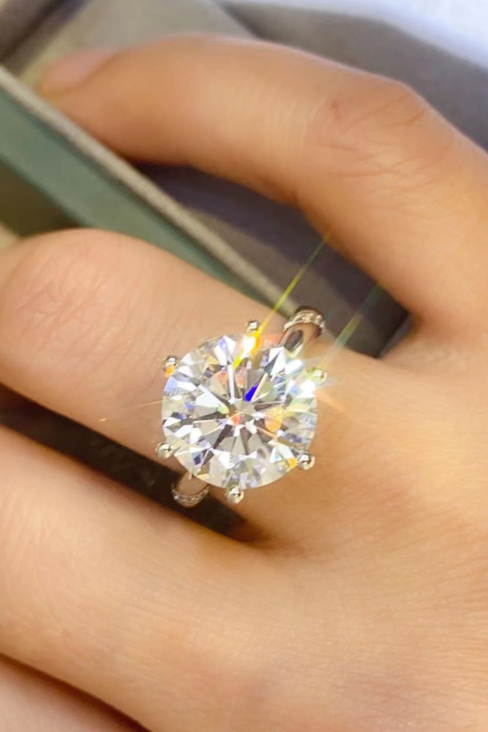 5 Carat Moissanite 6-Prong Ring - 图片 4