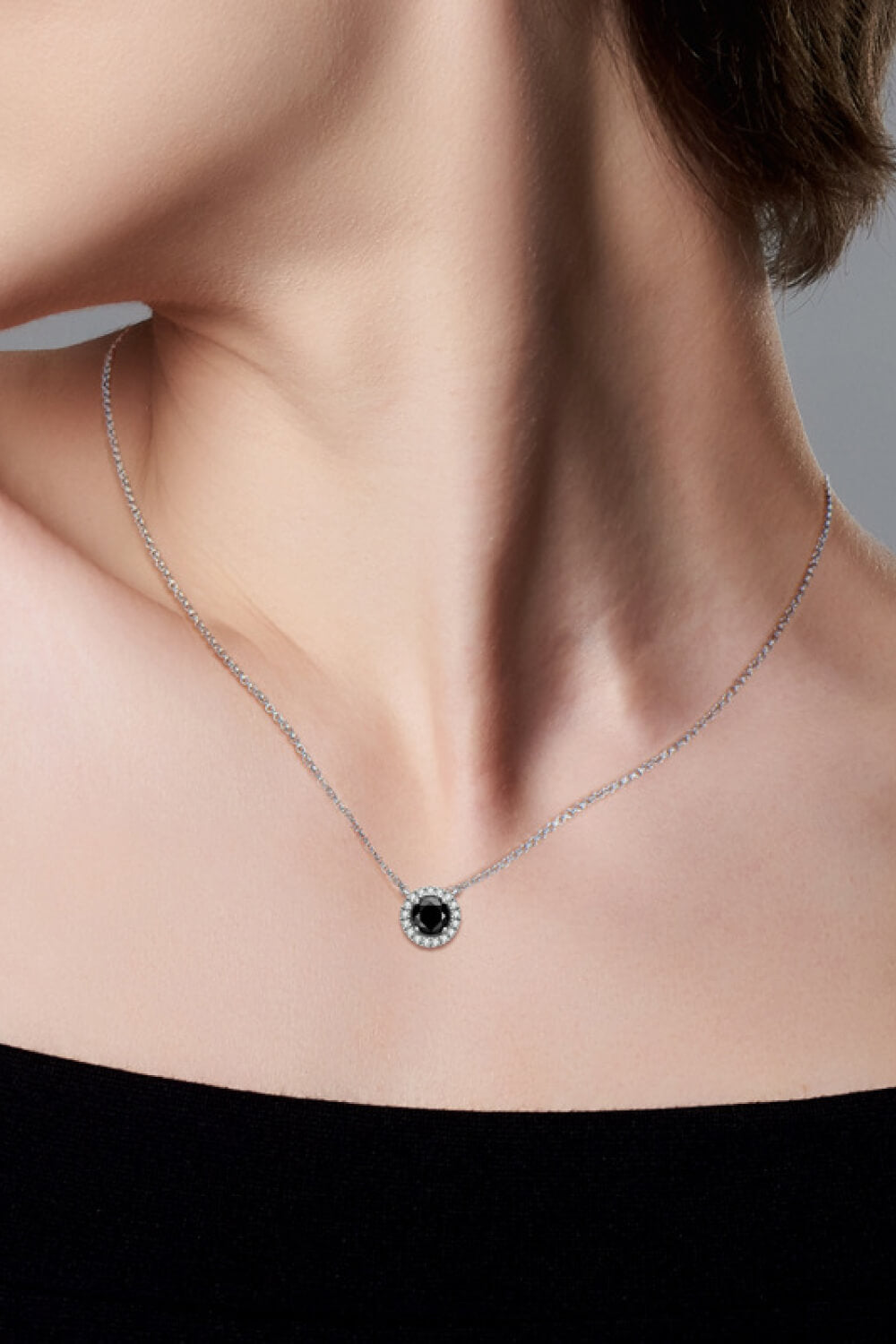 Two-Tone 1 Carat Moissanite Round Pendant Necklace - 图片 2