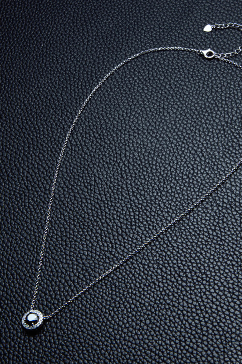 Two-Tone 1 Carat Moissanite Round Pendant Necklace - 图片 4